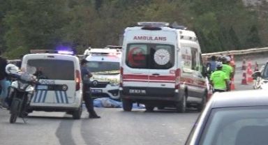Önündeki otomobile çarpan motosiklet sürücüsü hayatını kaybetti