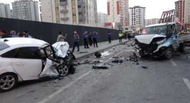 Ortalığı savaş alanına çeviren kaza güvenlik kamerasında