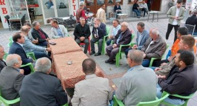 Ak Partili Kırkpınar esnaf ve vatandaşlarla bir araya geldi