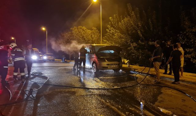 Araçlarının yandığını görünce sinir krizi geçirdiler
