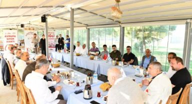 Başkan Gümrükçü’nün esnaf buluşmaları hız kesmiyor