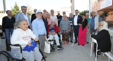 Başkan Sandal’dan huzurevine anlamlı ziyaret