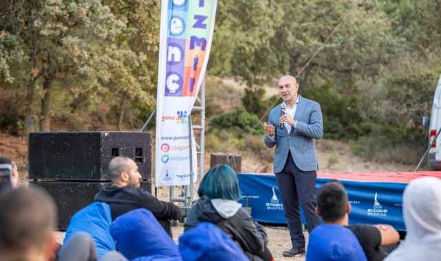 Başkan Soyer “Gençler Suyu Konuşuyor” temalı gençlik kampını ziyaret etti