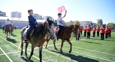 Bornova'da 29 Ekim coşkuyla kutlandı