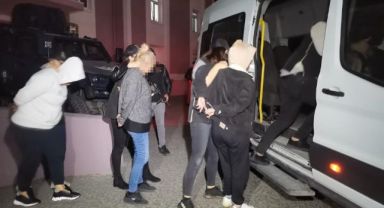 İzmir'de teröristin saklanmasına yardımcı olan 4 şüpheliye tutuklama