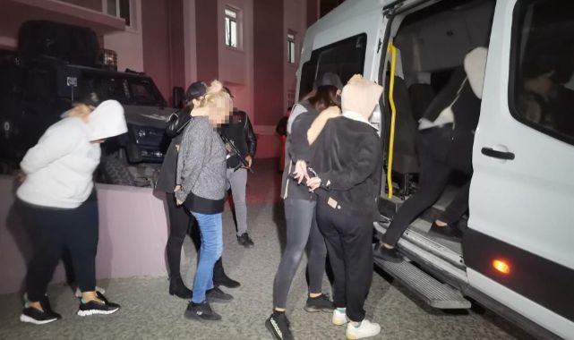 İzmir'de teröristin saklanmasına yardımcı olan 4 şüpheliye tutuklama