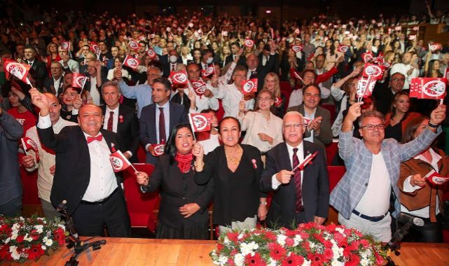 İZSİAD'dan duygulu 29 Ekim Kutlaması