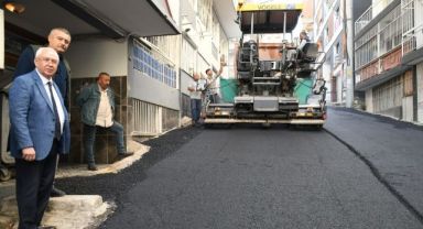 Karabağlar'da asfaltlamalar yoğun şekilde sürüyor