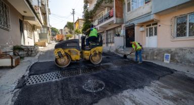 Karabağlar’da üst kaplama çalışmaları sürüyor