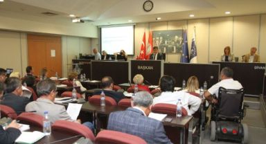 Karşıyaka'dan dev bütçeye onay! Tugay'dan 'İller Bankası' eleştirisi