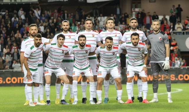 Karşıyaka emin adımlarla zirve yolunda