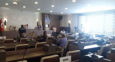 Kemalpaşa'da 'evrakta tahrifat' tartışması...  Ak Partili Metin Yaşar: Bir değil iki değil...