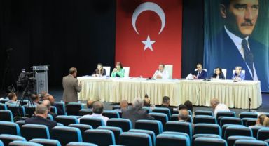 Konak Belediye binasının maliyetini Büyükşehir üstlenecek 