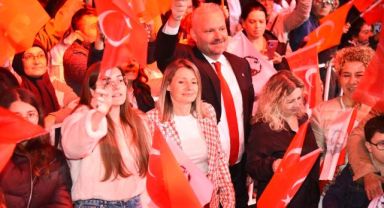 Menemen'de görkemli cumhuriyet coşkusu