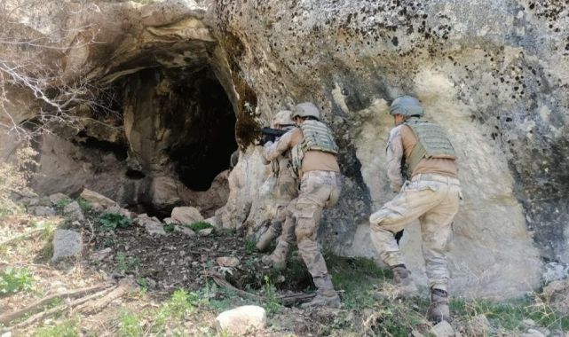 Tunceli'de teröristlerin inlerine girildi