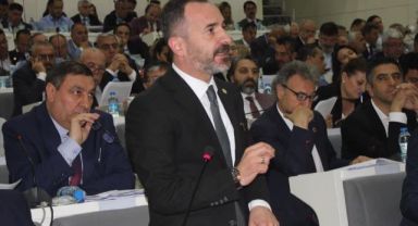 AK Partili Hızal, su basan pazar yerini paylaşarak tepki gösterdi