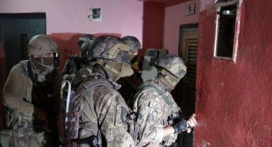 Ankara merkezli 14 ilde terör örgütüne üye olma suçundan 50 şüpheliye gözaltı kararı