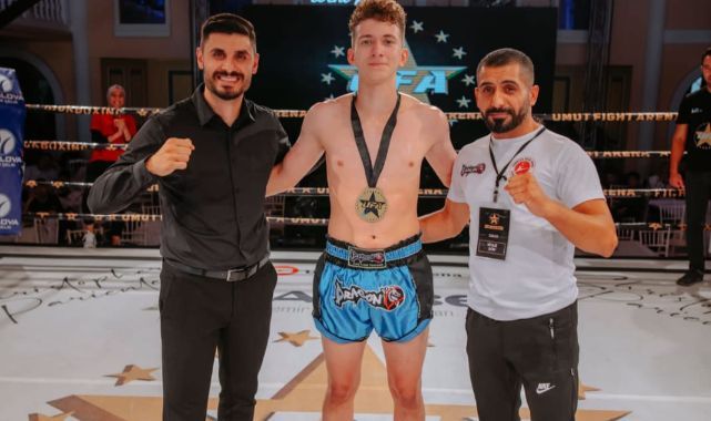 Bayraklı’nın sporcuları başarıya doymuyor