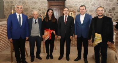 Bergama'da tarihi tören