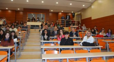 BİK Başkanı Erkılınç genç iletişimcilerle buluştu