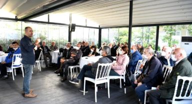 Bornovalı üreticilere zeytin budama eğitimi