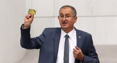 CHP'li Sertel'den basın kartı tepkisi