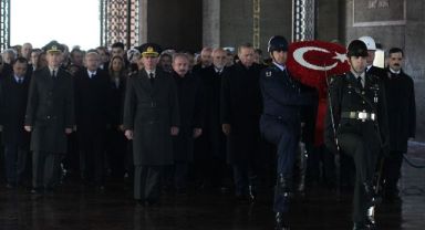 Devlet Erkanı Anıtkabir'de