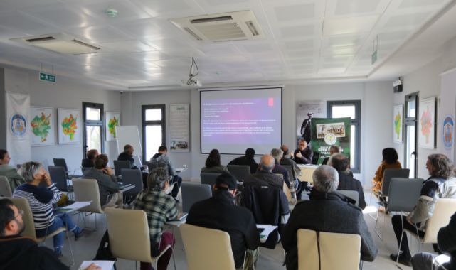 Efes Tarlası Yaşam Köyü’nde çiftçi eğitimleri devam ediyor