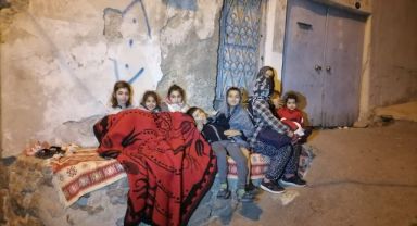 İzmir'de 4.9 büyüklüğünde deprem... Merkez üssü Buca...