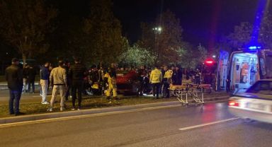 İzmir’de kontrolden çıkan otomobil takla attı: 1 ölü, 1 yaralı
