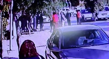 Kaza sonrası caddeyi boks ringine çevirdiler