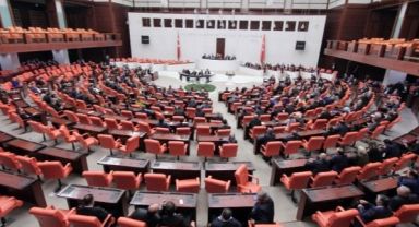 Öğrenim kredilerine ilişkin düzenlemeler içeren teklif TBMM'de kabul edildi