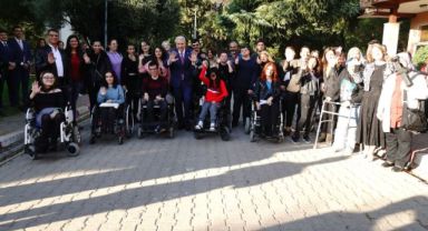 Rektör Prof. Dr. Budak, engelli öğrenci ve aileleri ile bir araya geldi