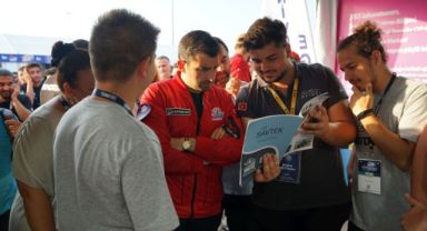 Selçuk Bayraktar'dan, EÜ Rektörü Prof. Dr. Budak’a “TEKNOFEST Teşekkür Mektubu ve Plaketi”