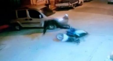 Sürücü çarptığı bisikletliyi bırakıp kaçtı!