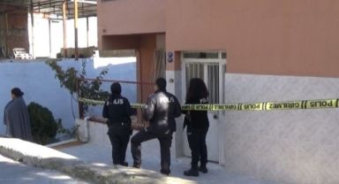 5 yaşındaki çocuğun gözü önünde karısını bıçakla öldürdü