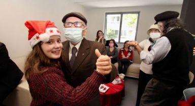 Alzheimer Evi'nde yılbaşı eğlencesi