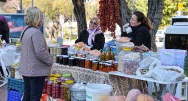 Buca Belediyesi Üretici Kadınlar Pazarı açıldı