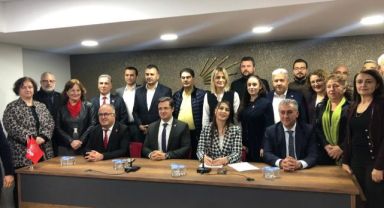 CHP İzmir’de ilk istifa… Vekillik için düğmeye bastı!