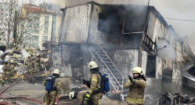 İşçilerin kaldığı konteynerde yangın çıktı