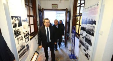 İsmet İnönü Konak’ta anıldı