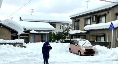 Japonya'da kar felaketi: 17 ölü 90 yaralı!