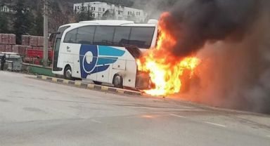 Karabük'te yolcu otobüsü alev aldı