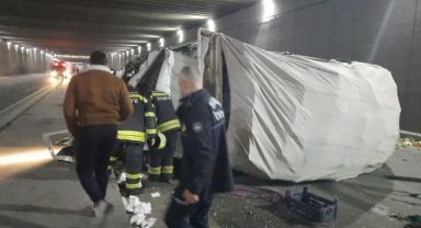 Turgutlu köprülü kavşak tünelinde kaza: 1’i ağır 4 yaralı