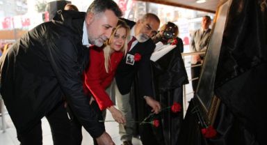 Bayraklı Uğur Mumcu’yu unutmadı