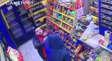 Bıçaklı gaspçı sert kayaya çarptı