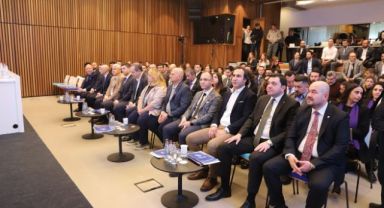 EGİAD Genel Kurul yaptı, Yelkenbiçer güven tazeledi