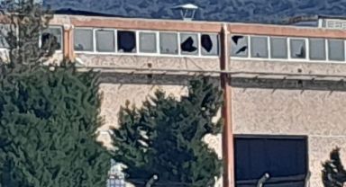 İzmir'de boya fabrikasında patlama: 5 yaralı