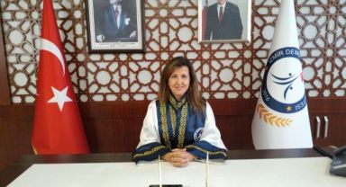 İzmir Demokrasi Üniversitesi Rektörü Prof. Dr. Bedriye Tunçsiper'den yeni yıl tebriği