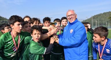 Seyit Mehmet Özkan: Futbolcu ihraç eden ülke olmalıyız